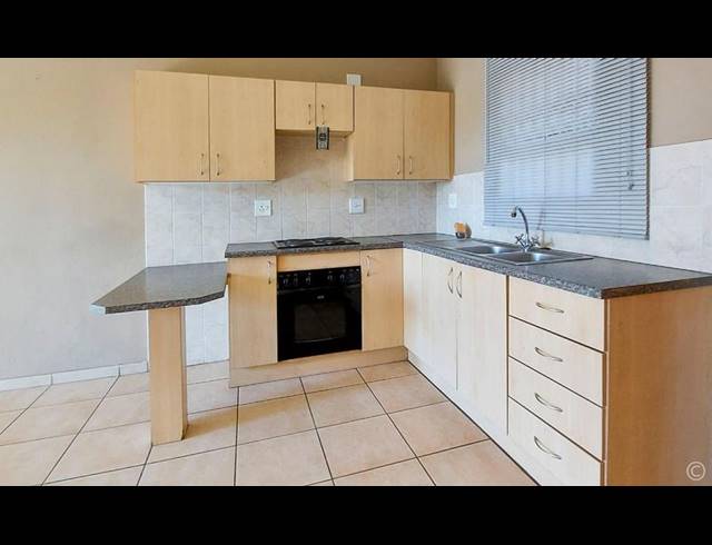 1 BEDROOM APARTMENT FOR SALE IN VANDERBIJLPARK SE 10